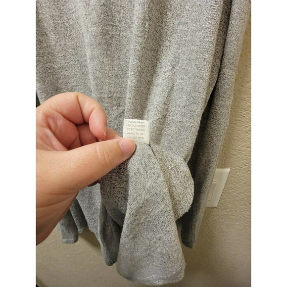 Bear Dance Long Sleeve Colt Shoulder Top Gray Size Medium - Picture 6 of 7